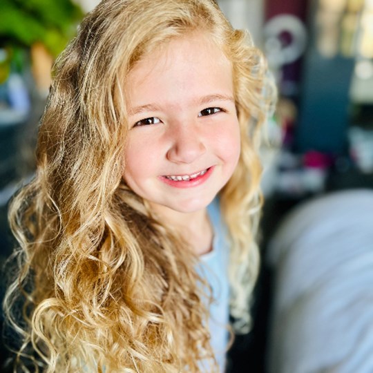 Harlow Star donates her hair