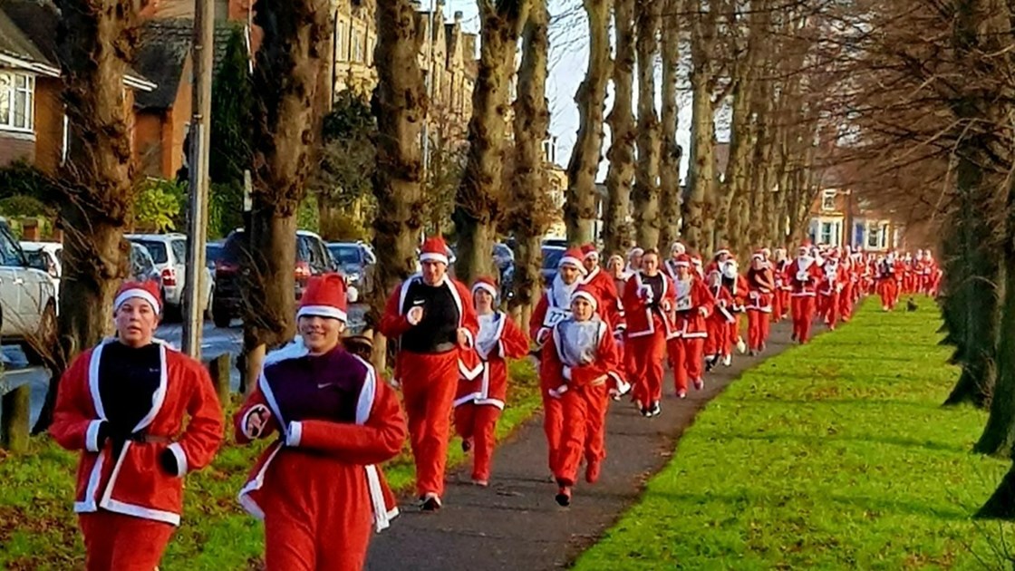 Northampton Rotary Santa Fun Run 1st December 2024 - JustGiving