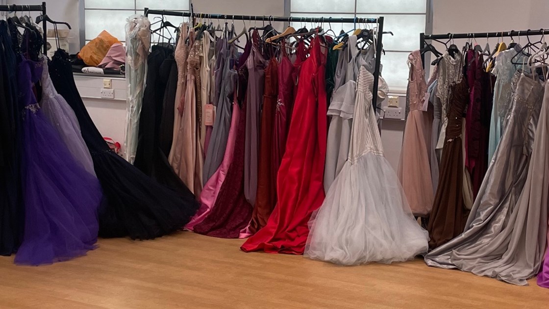 prom-outfits-for-those-who-are-struggling-justgiving