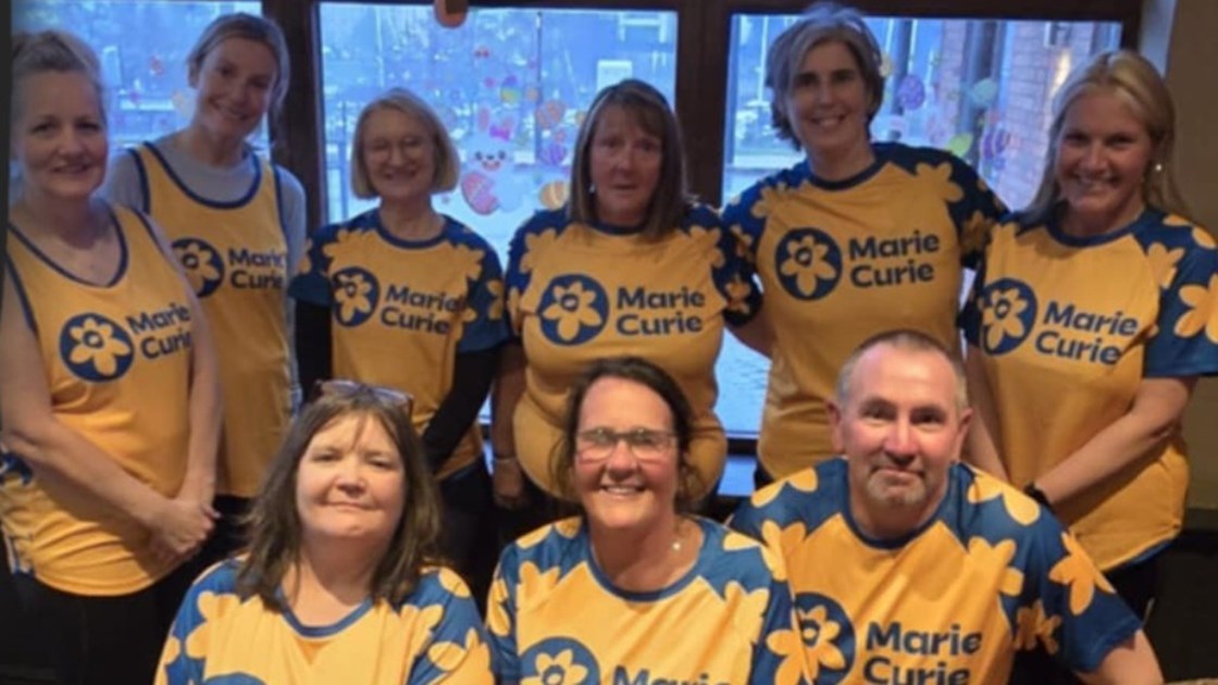 Team Rhedeg ffriendiau is fundraising for Marie Curie