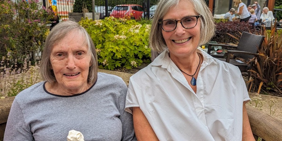 Sally-Anne Munroe is fundraising for Alzheimer's Society