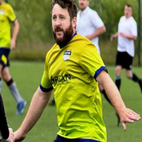 Nige and Atletico Warton running for Prostate Cancer