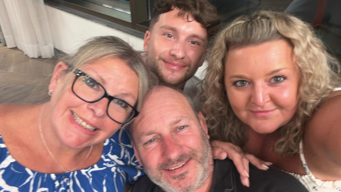 Lauren Hunt is fundraising for Macmillan Cancer Support